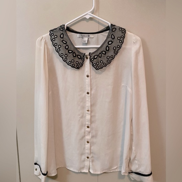 White and black button up dress shirt from Forever 21. - Picture 1 of 2